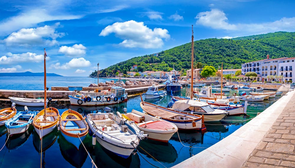 Ferienort Mošćenička Draga an der Kvarner Bucht in Kroatien &ndash; &copy; EKH-Pictures - stock.adobe.com