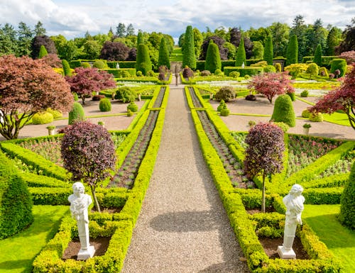 Drummond Castle Gardens, nähe Crieff in Perthshire (Schottland) – © cornfield - stock.adobe.com
