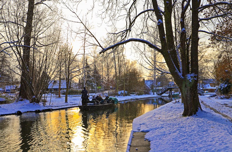 Winterliche Kahnfahrt im Spreewald - ©Ina Meer Sommer - stock.adobe.com