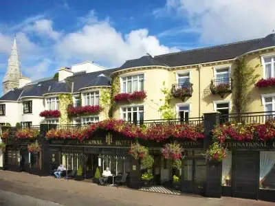 International Hotel Killarney Außenansicht&nbsp;&ndash;&nbsp;&copy;&nbsp;https://www.killarneyinternational.com/gallery/