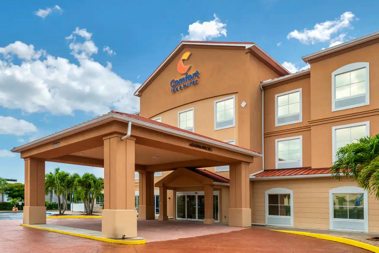 Comfort Inn & Suites Fort Myers Airport - Außenansicht&nbsp;&ndash;&nbsp;&copy;&nbsp;Comfort Inn & Suites Fort Myers Airport