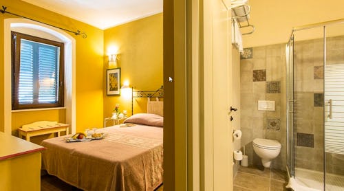 Villa Asfodeli Hotel De Charme - Zimmer und Bad – © Villa Asfodeli Hotel De Charme