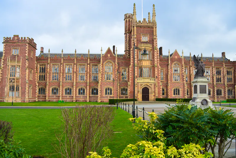 Queens University Belfast - &copy;Eberhardt TRAVEL