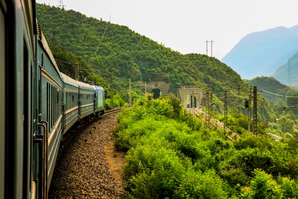 Die Transsibirische Eisenbahn durchquert die Gegend Chinas &ndash; &copy; Yannik Photography - stock.adobe.com