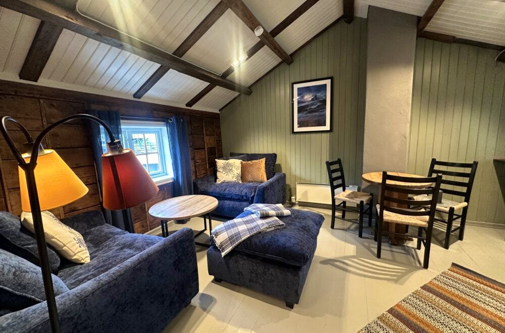 Svinøya Rorbuer in Svolvær, Norwegen - Sitzecke &nbsp;&ndash;&nbsp;&copy;&nbsp;Svinøya Rorbuer