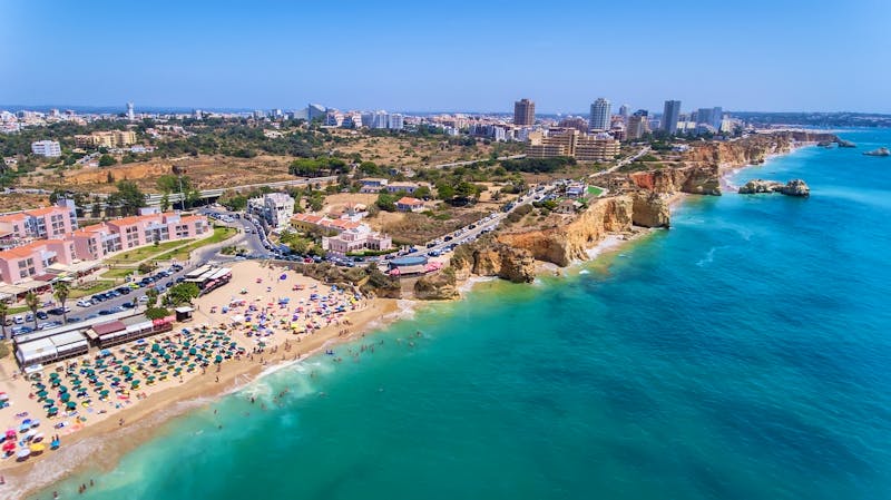 Praia do Vau in Portimao an der Algarve - ©Synthetic creator - stock.adobe.com