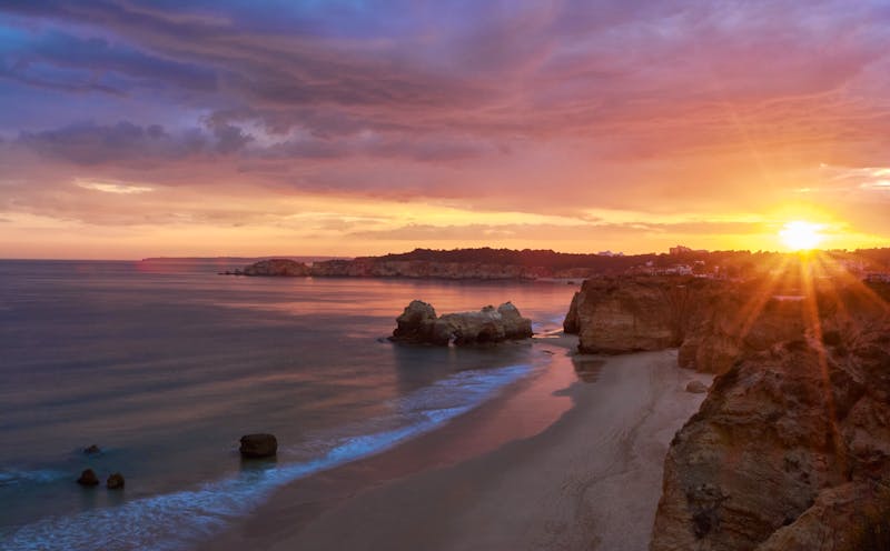 Praia do Vau in Portimao an der Algarve - ©Olga Gudumac - stock.adobe.com