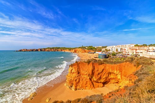 Praia do Vau in Portimao an der Algarve &ndash; &copy; moedas1 - stock.adobe.com