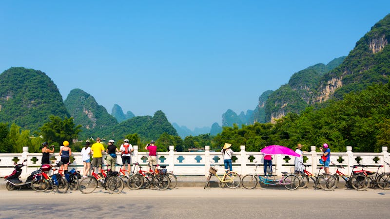 Radlergruppe am Li-Fluss - ©matho - stock.adobe.com