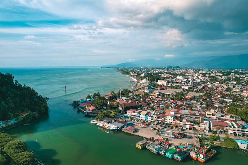 Padang in West-Sumatra, Indonesien - ©afdal - Adobe Stock