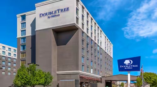 DoubleTree by Hilton Denver Cherry Creek, CO - Außenansicht – © ©2025 Hilton