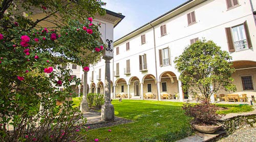 The Cloister Hotel in Verbania, Italien - Innenhof – © The Cloister Hotel