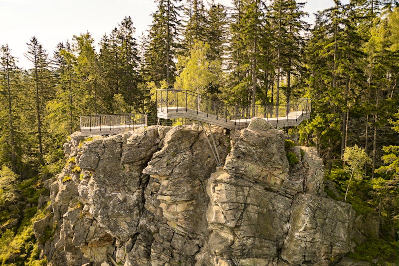 Straznik Felsen über Rokytnice nad Jizerou im tschechischen Riesengebirge - ©Jiri Castka - stock.adobe.com