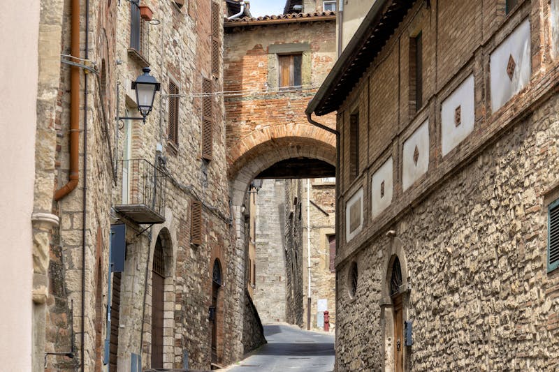 Altstadtgasse von Todi in Umbrien, Italien  - ©heiwa - stock.adobe.com