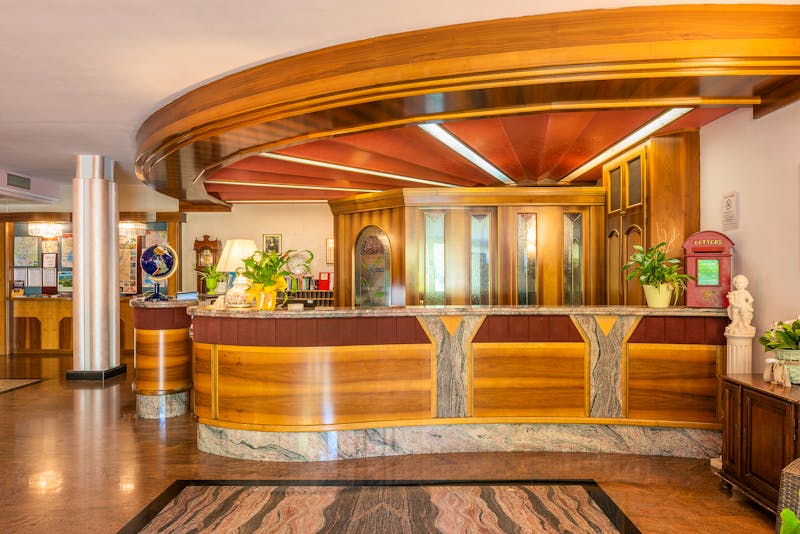 Rezeption im Oasi Park Hotel in Garda – ©Franchetto Matteo