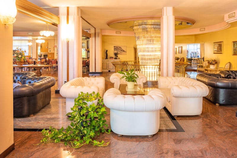Lobby im Oasi Park Hotel in Garda – ©Franchetto Matteo