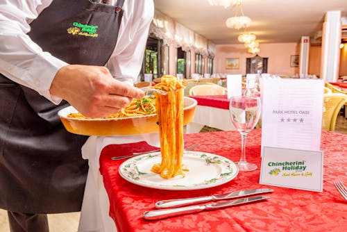 Essen im Oasi Park Hotel in Garda &ndash; &copy; Franchetto Matteo