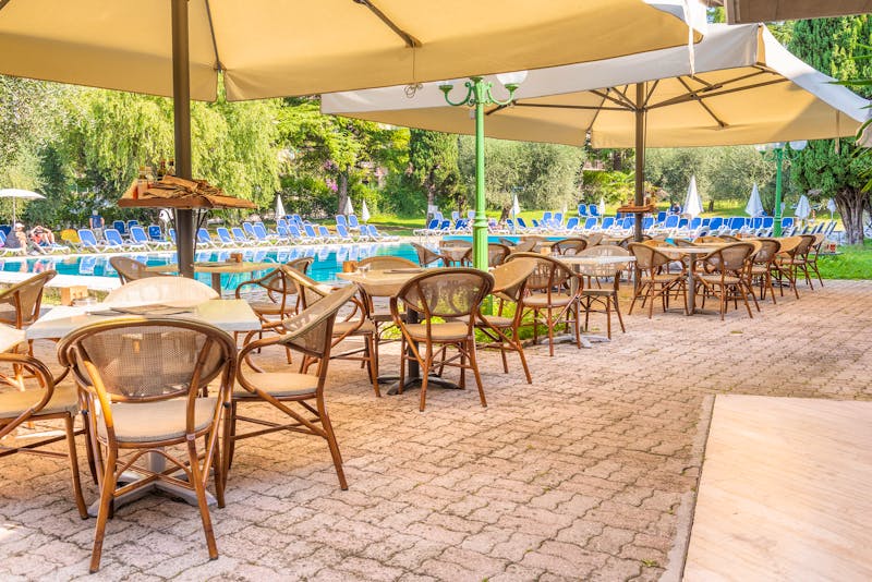 Sonnenterrasse im Hotel Palme Komplex in Garda – ©Franchetto Matteo