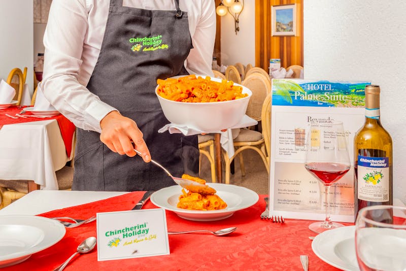 Essen im Hotel Palme Komplex in Garda – ©Franchetto Matteo