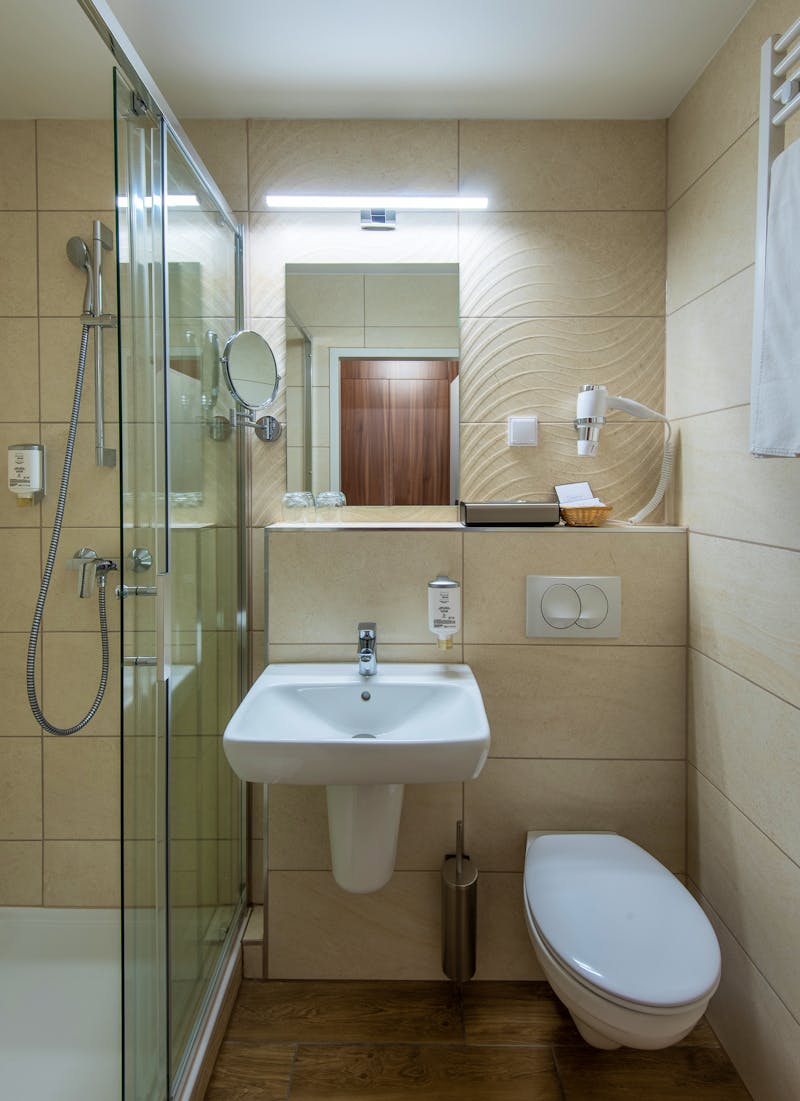 BAdezimmerbeispiel im Hunguest Hotel Panorama in Heviz – ©Hunguest Hotel Panorama