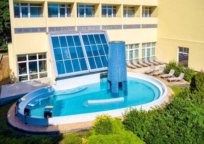 Außenpool im Hunguest Hotel Helios in Heviz – ©Hunguest Hotel Helios
