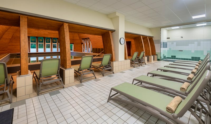 Erholungsbereich im Thermalbad im Hunguest Hotel Helios in Heviz – ©Hunguest Hotel Helios