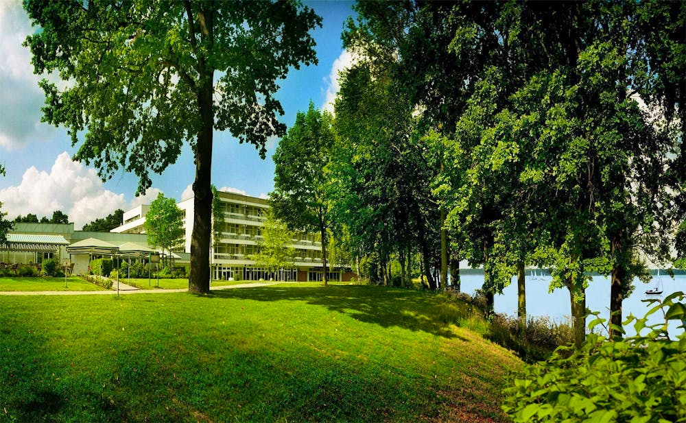 hotel-ansicht-vom-see Müggelsee &ndash; &copy; Müggelseeperle Berlin