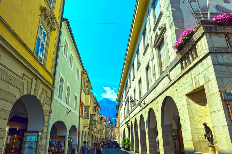 Gasse von der Kurstadt Meran im Südtirol  - ©Ilhan Balta - stock.adobe.com