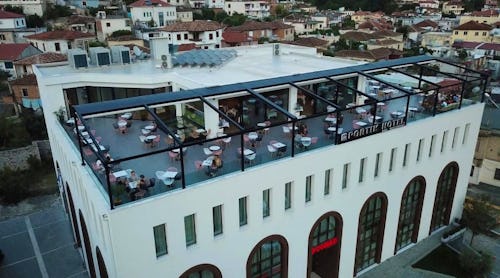 Portik Hotel - Vogelperspektive – © Portik Hotel