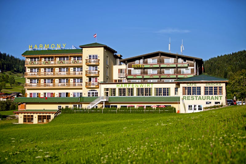 Außenansicht Hotel Harfenwirt in Niederau – ©Christophorus Reiseveranstaltungs GmbH