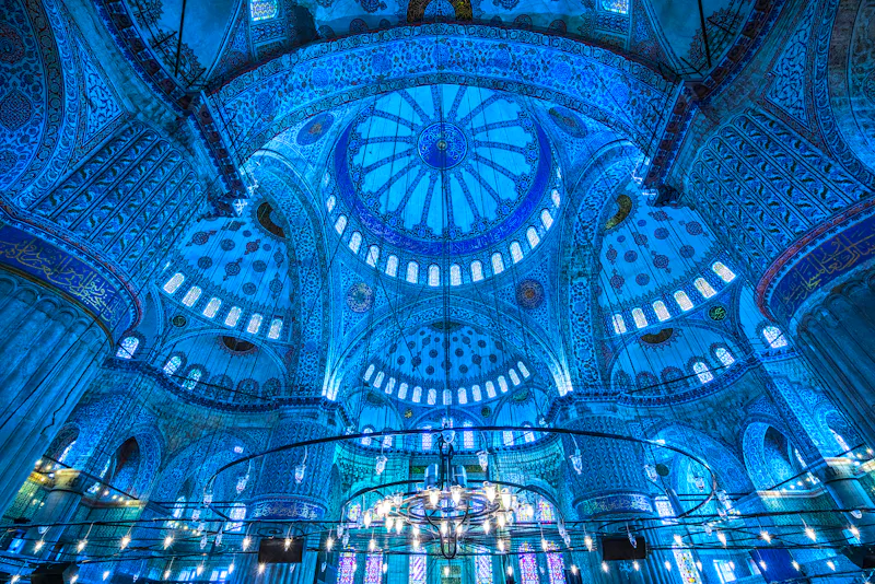In der Blauen Moschee (Sultanahmet Camii) in Istanbul - &copy;Luciano Mortula-LGM - stock.adob