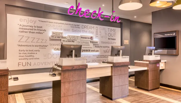 Premier Inn Dublin City Centre North Docklands - Rezeption&nbsp;&ndash;&nbsp;&copy;&nbsp;https://www.premierinn.com/de/de/hotels/republik-irland/dublin/dublin/dublin-city-centre-north-docklands.html