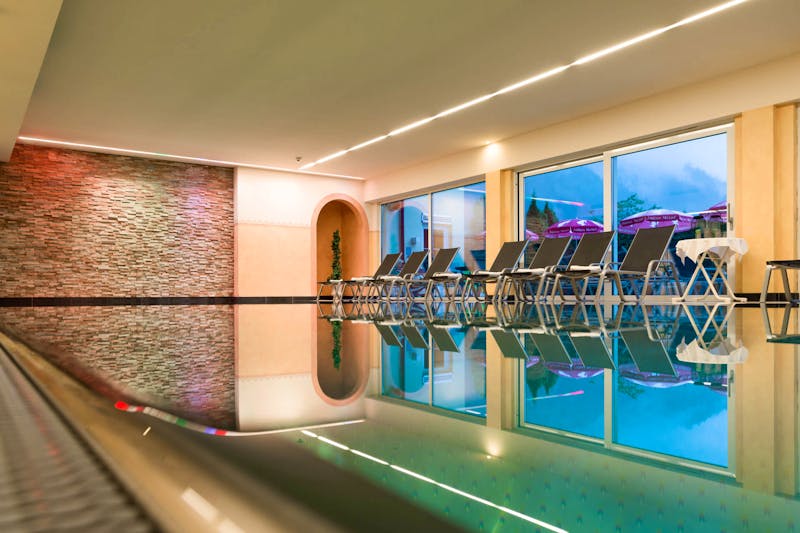 Schwimmbad im Hotel Harfenwirt – ©Christophorus Reisen