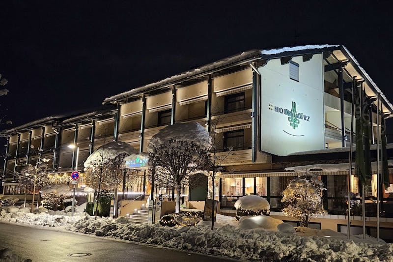 Bad Füssing -  Wunsch Hotel Mürz - Ansicht im Winter bei Nacht – ©Wunsch Hotel Mürz Bad Füssing