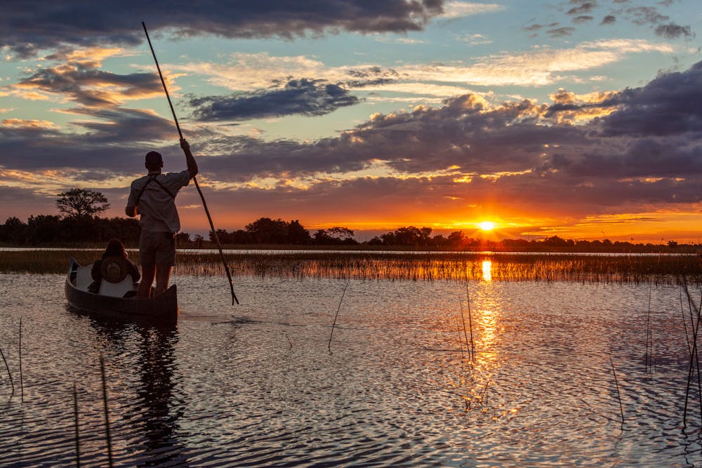 Bootstour auf dem Okavango Delta in Botswana, Afrika  &ndash; &copy; mrallen - stock.adobe.com