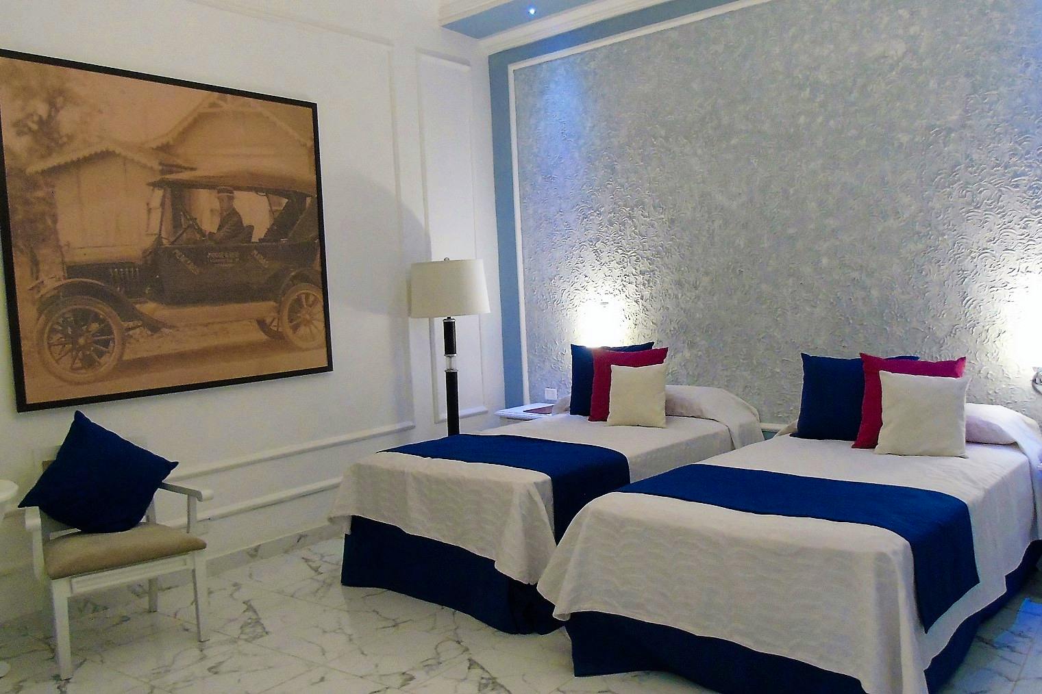 E Bauza Zimmer&nbsp;&ndash;&nbsp;&copy;&nbsp;Copyright 2009