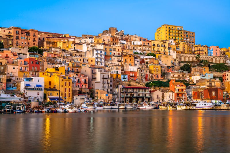 Sciacca in Sizilien, Italien - Blick auf Sciacca vom Wasser  - ©SeanPavonePhoto - stock.adobe.com