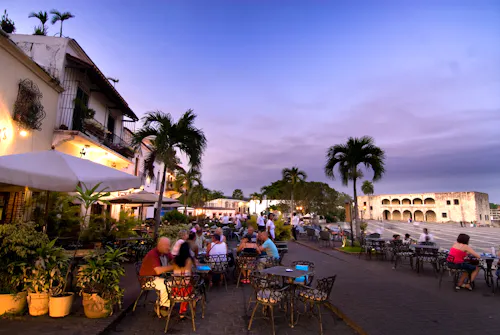 Restaurants in the Plaza Espana in Santo Domingo, Dominikanische Republik &ndash; &copy; Ian Cumming