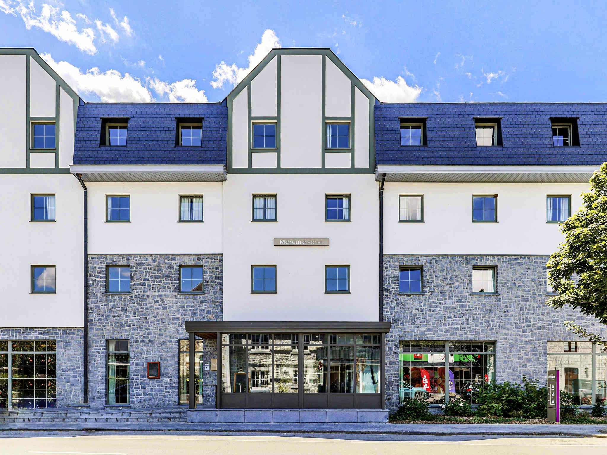 Hotel Mercure Han-sur-Lesse in Rochefort, Belgien - Hotel von außen &nbsp;&ndash;&nbsp;&copy;&nbsp;Hotel Mercure Han-sur-Lesse