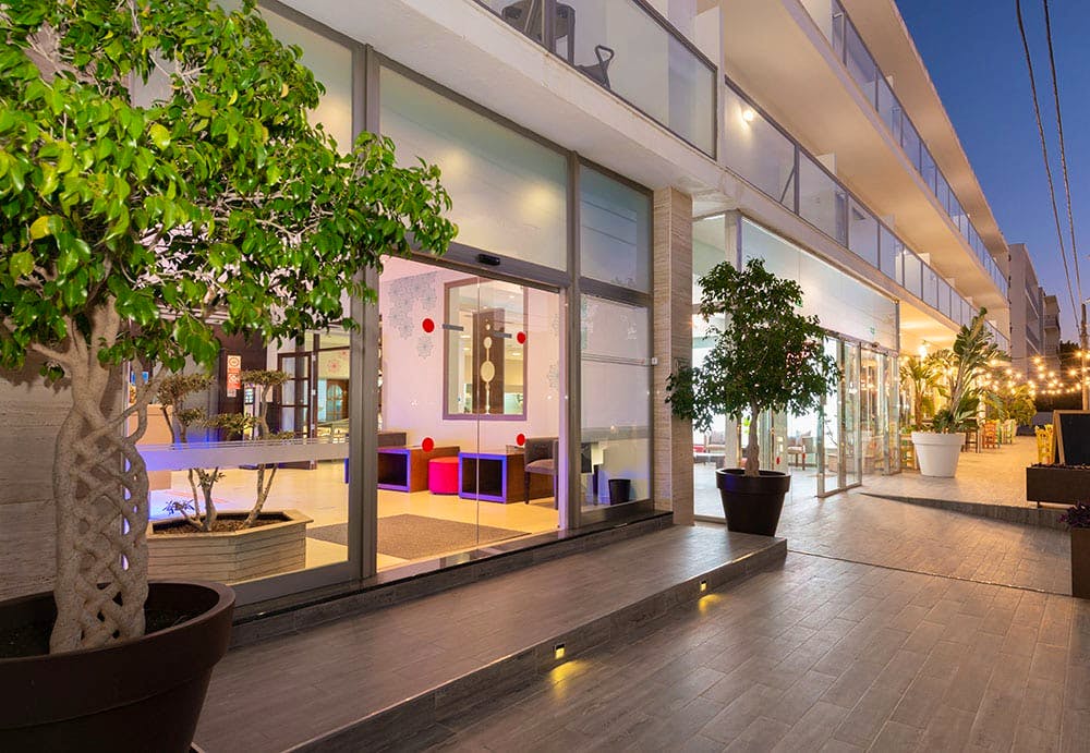 Hotel Puchet - Hoteleingang&nbsp;&ndash;&nbsp;&copy;&nbsp;Hotel Puchet