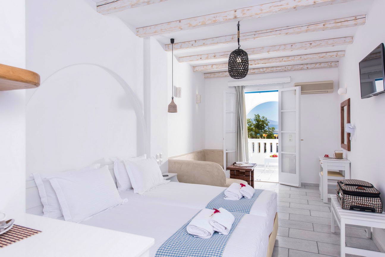 CYCLADIC ISLANDS HOTEL - Doppelzimmer&nbsp;&ndash;&nbsp;&copy;&nbsp;SantoriniPictures