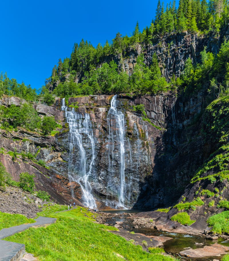 Skjervsfossen Wasserfall zwischen den Orten Voss und Granvin in Vestland, Norwegen  - ©a_mikhail - stock.adobe.com