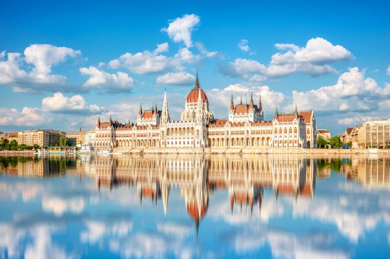Parlamentsgebäude in Budapest - ©Sina Ettmer - stock.adobe.com