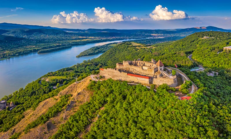 Burg Visegrad an der Donau - ©zgphotography - stock.adobe.com