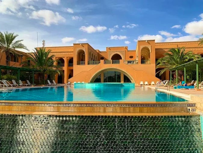 Ksar Rouge - Hotelaußenbereich&nbsp;&ndash;&nbsp;&copy;&nbsp;Ksar Rouge