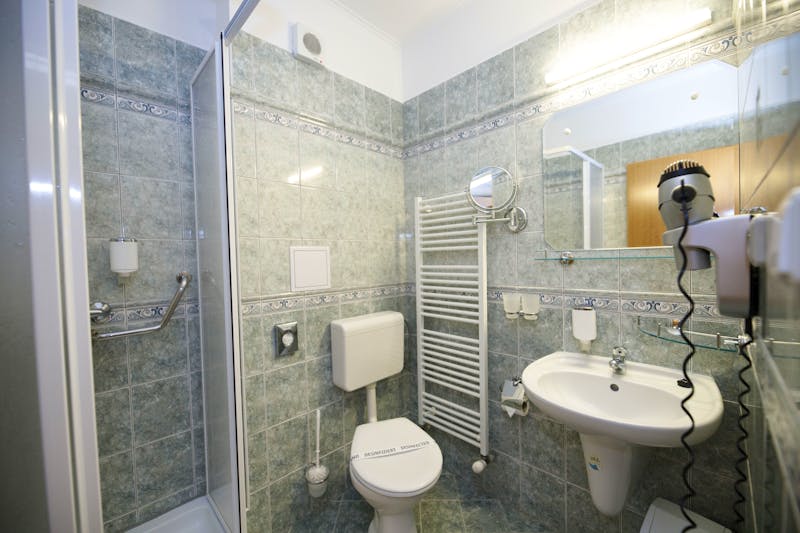 Franzensbad - Kurhotel Pyramida - Badezimmerbeispiel – ©PETRA TOMANOVA