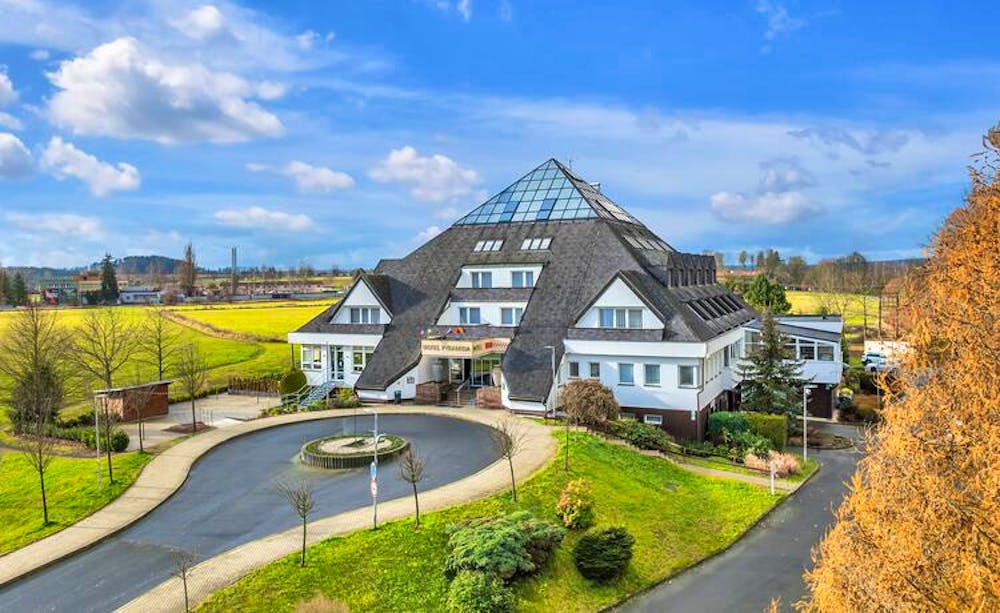 Franzensbad - Kurhotel Pyramida - Aussenansicht &ndash; &copy; Kurhotel Pyramida Franzenbad