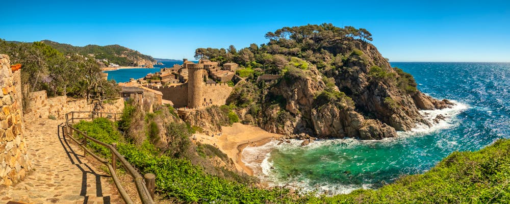 Küstenfestung von Tossa de Mar an der Costa Brava  – © Mazur Travel - stock.adobe.com