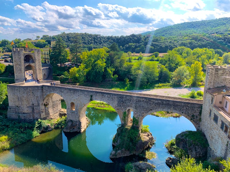 mittelalterliche Brücke in Besalu - ©Klint Arnold - stock.adobe.com