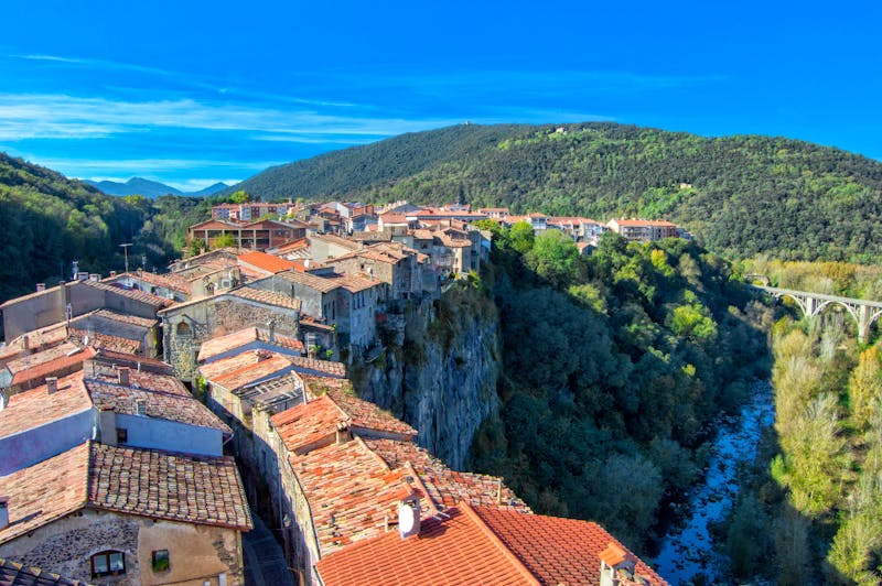 Bergdorf Castellfollit de Roca in der Garrotxa - ©vicenfoto - stock.adobe.com